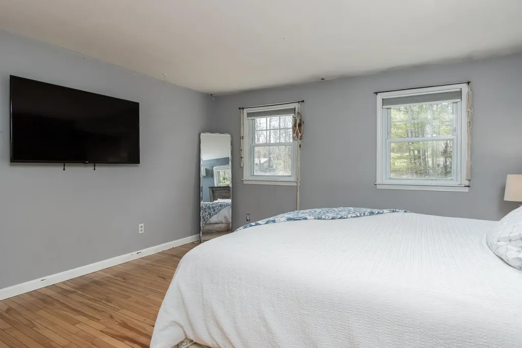 13 Jonathan Lane Bow NH 03304