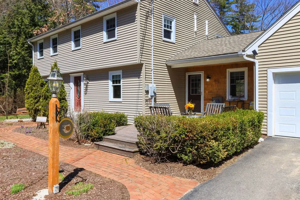 13 Jonathan Lane Bow NH 03304