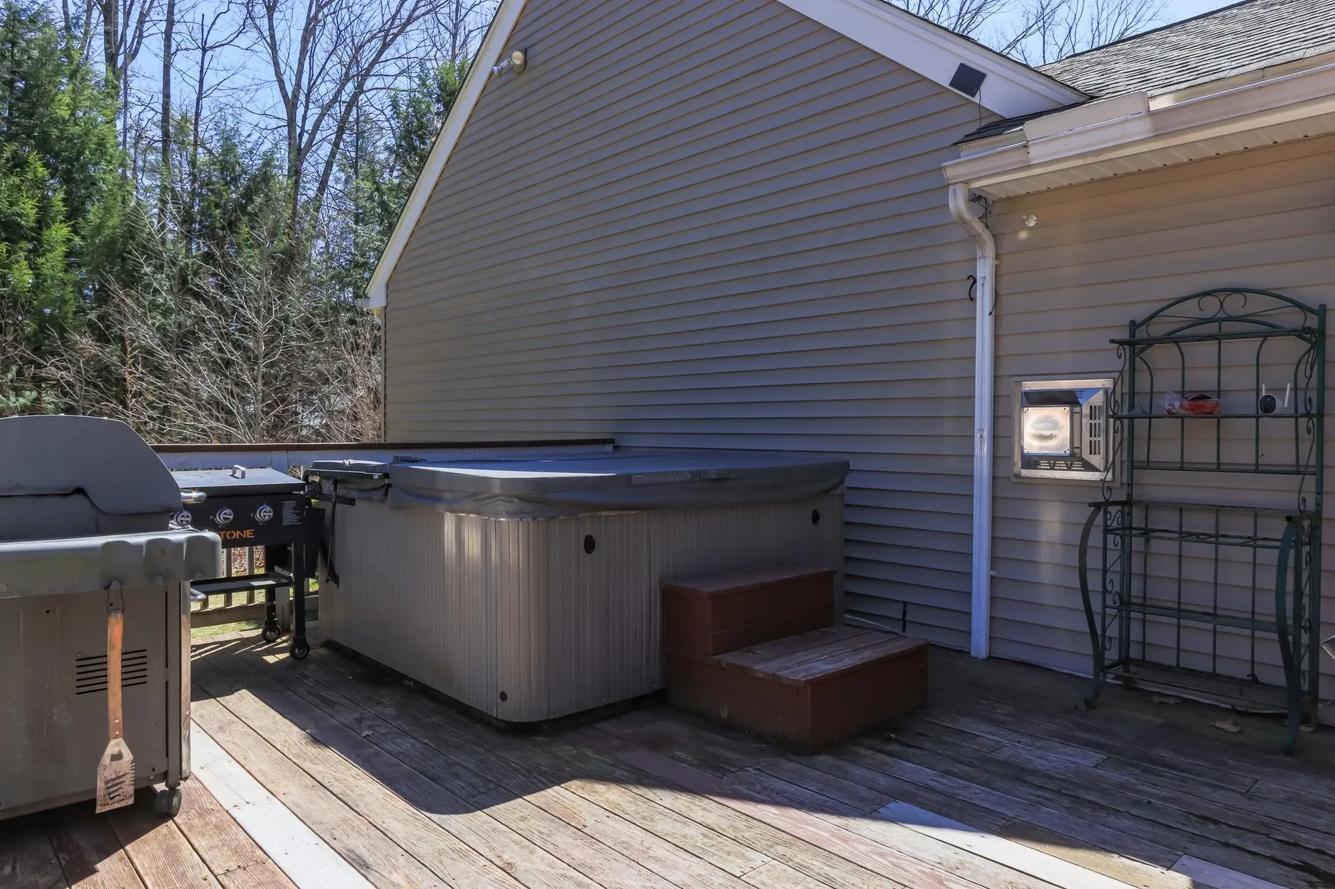 13 Jonathan Lane Bow NH 03304