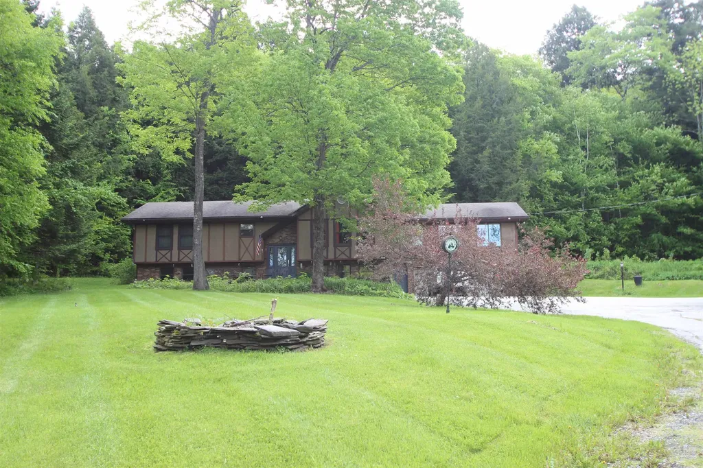 1824 Paine Turnpike South Berlin VT 05602-9093