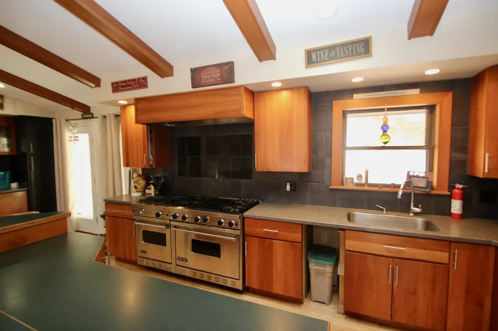 1824 Paine Turnpike South Berlin VT 05602-9093