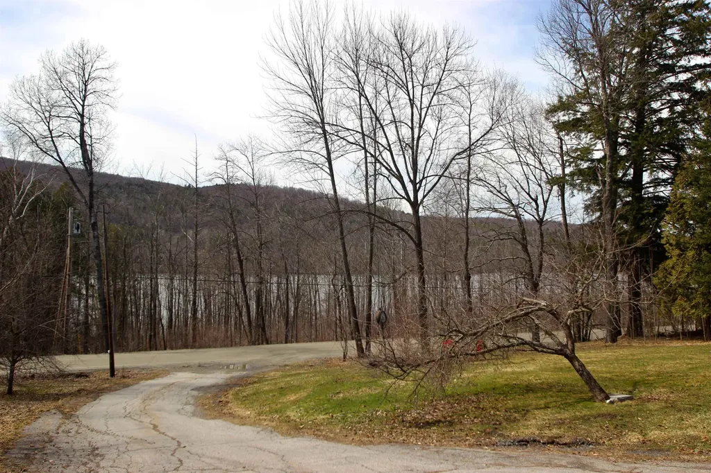 1824 Paine Turnpike South Berlin VT 05602-9093