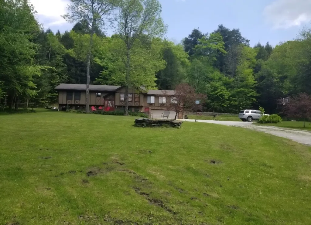 1824 Paine Turnpike South Berlin VT 05602-9093