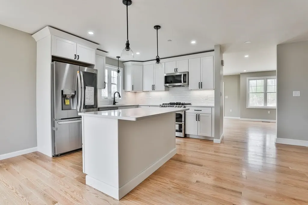 65 Centerwood Way Manchester NH 03102