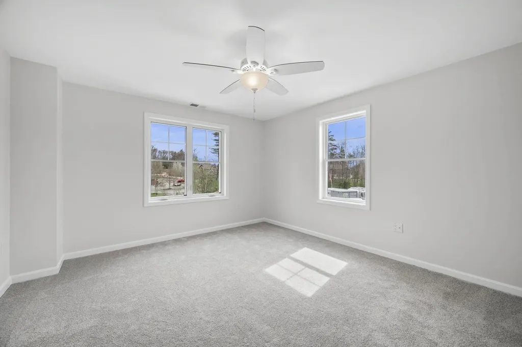 65 Centerwood Way Manchester NH 03102