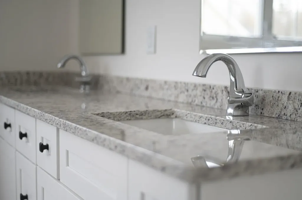 65 Centerwood Way Manchester NH 03102