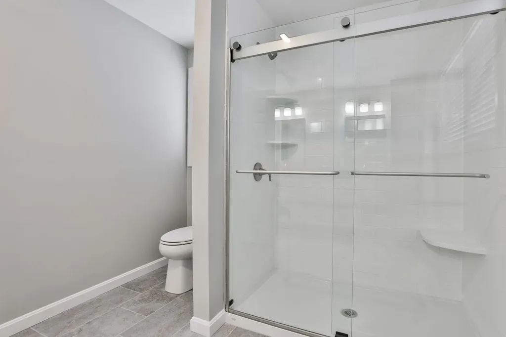 65 Centerwood Way Manchester NH 03102