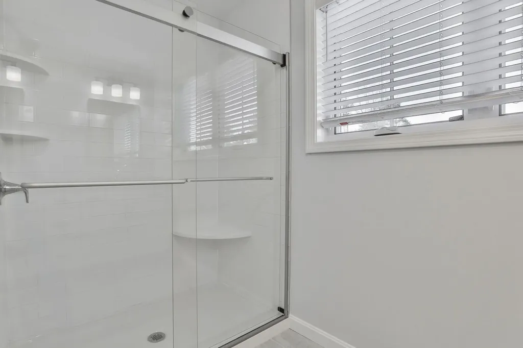 65 Centerwood Way Manchester NH 03102