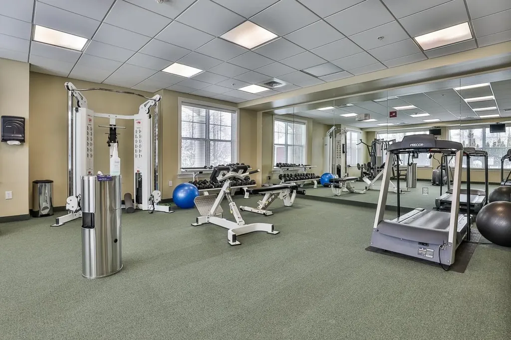 65 Centerwood Way Manchester NH 03102