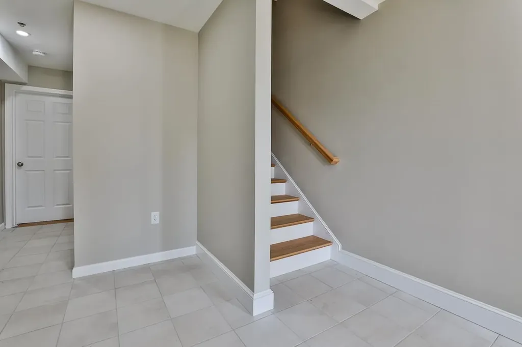 65 Centerwood Way Manchester NH 03102