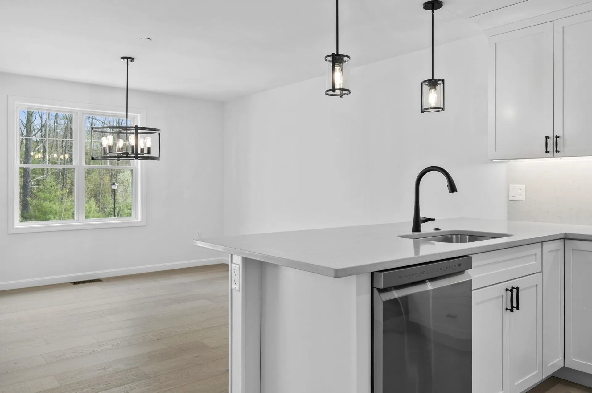 65 Centerwood Way Manchester NH 03102