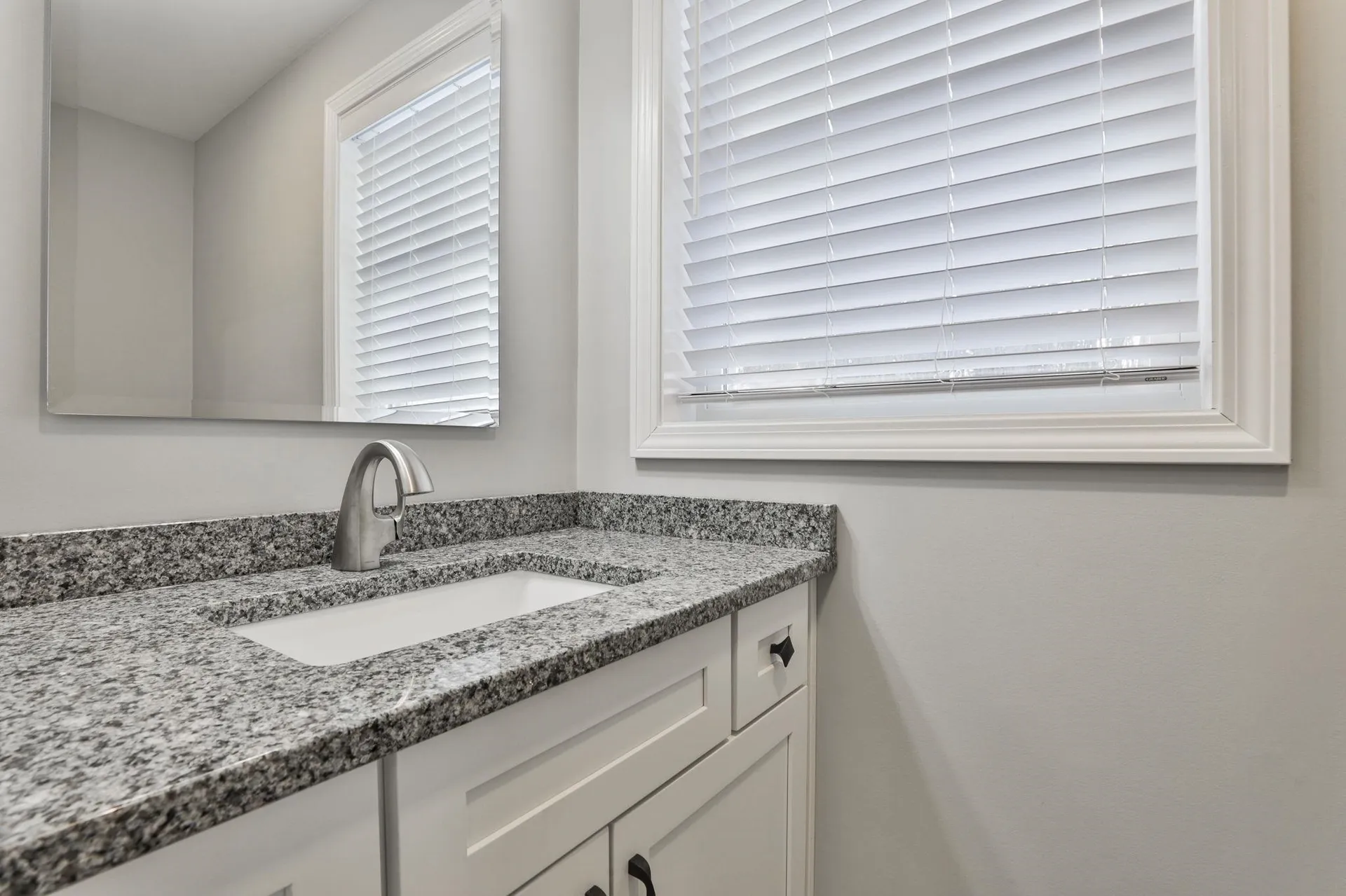 65 Centerwood Way Manchester NH 03102