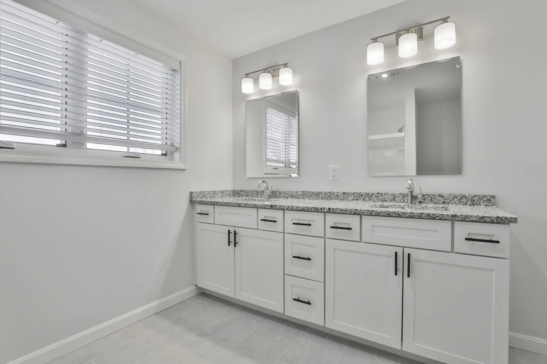 65 Centerwood Way Manchester NH 03102