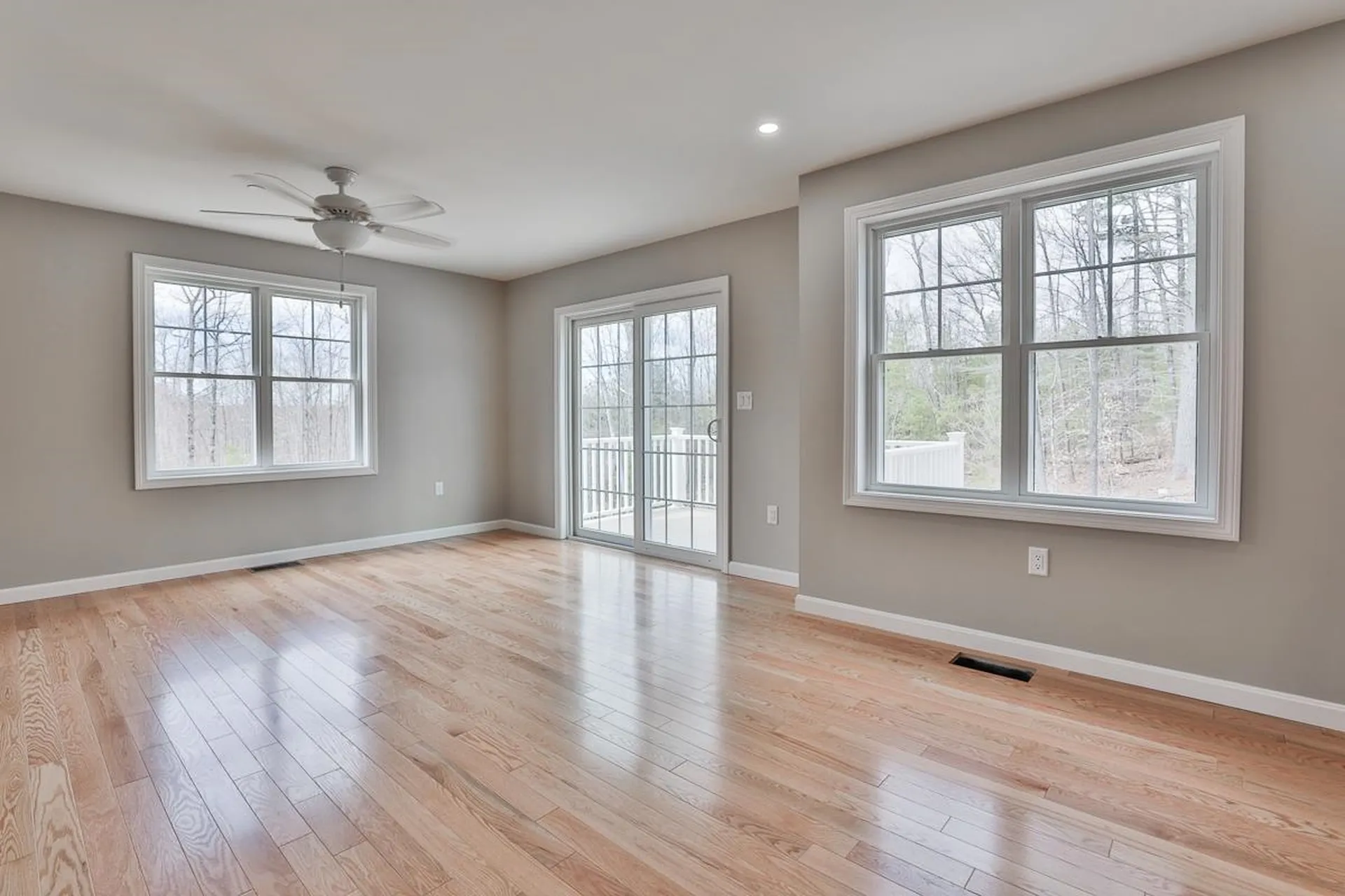 65 Centerwood Way Manchester NH 03102