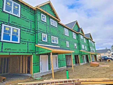 65 Centerwood Way Manchester NH 03102