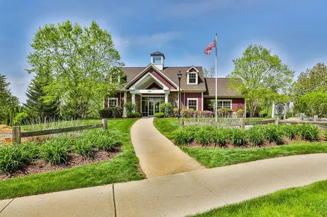 65 Centerwood Way Manchester NH 03102