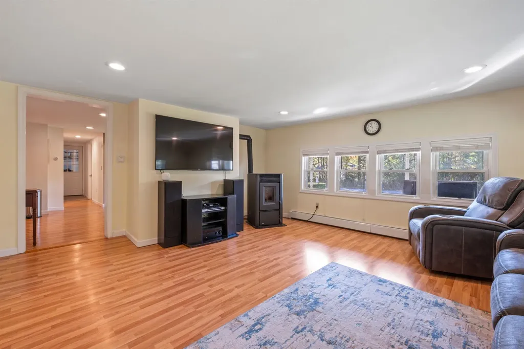 12 Wildwood Road Gilford NH 03249