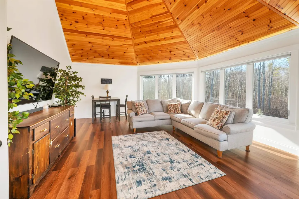 12 Wildwood Road Gilford NH 03249