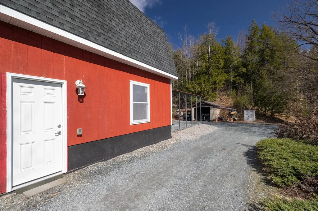 72 Codfish Hill Road Canaan NH 03741