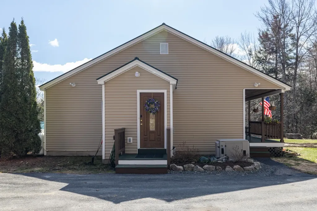 72 Codfish Hill Road Canaan NH 03741