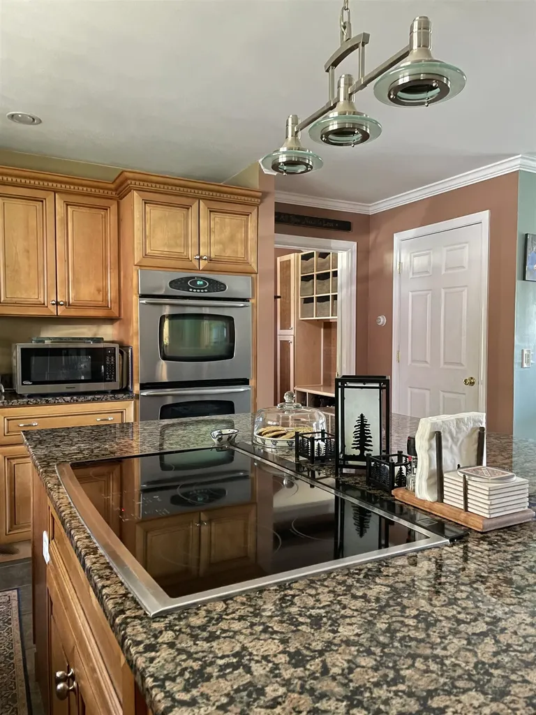 72 Codfish Hill Road Canaan NH 03741