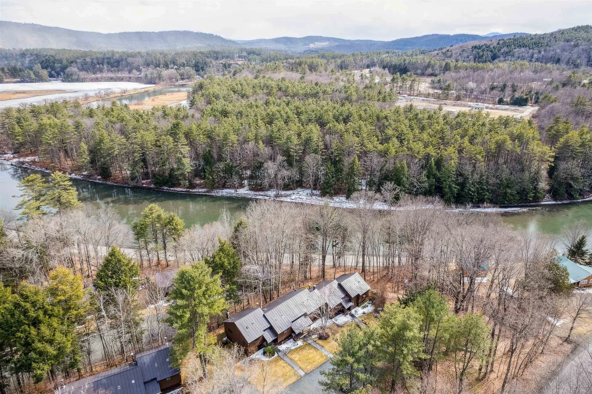 253 Old Quechee Road Hartford VT 05059