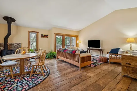 253 Old Quechee Road Hartford VT 05059