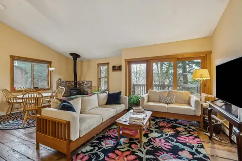 253 Old Quechee Road Hartford VT 05059