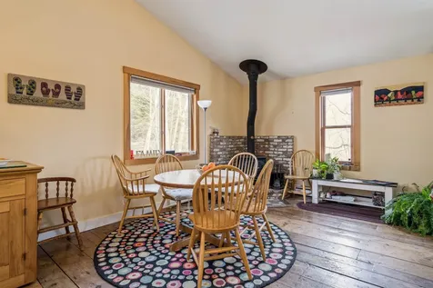 253 Old Quechee Road Hartford VT 05059