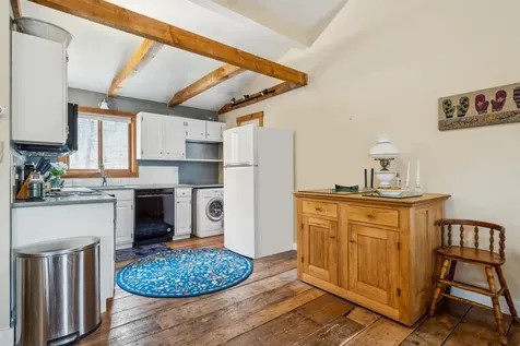 253 Old Quechee Road Hartford VT 05059