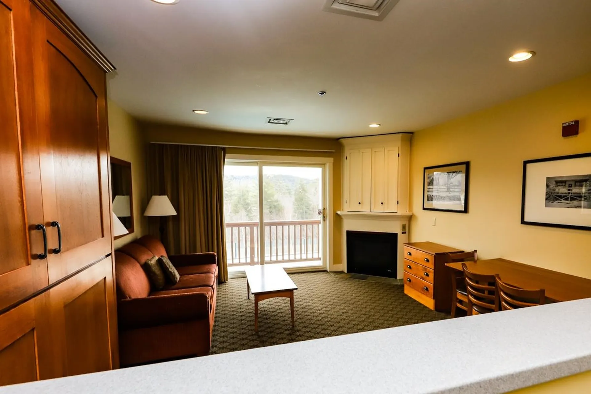 228/230 Qtr. I I I Jackson Gore Inn Ludlow VT 05149