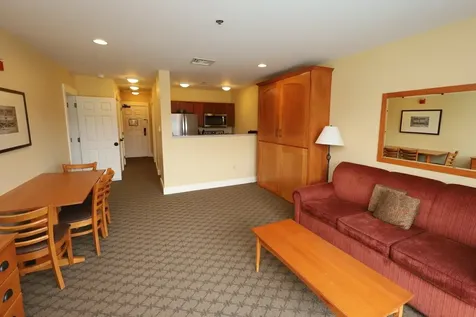 228/230 Qtr. I I I Jackson Gore Inn Ludlow VT 05149