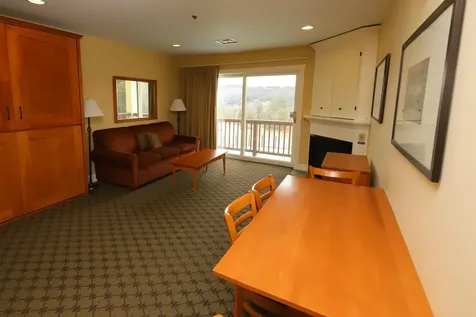 228/230 Qtr. I I I Jackson Gore Inn Ludlow VT 05149