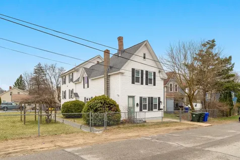 241 Bartlett Street Manchester NH 03102
