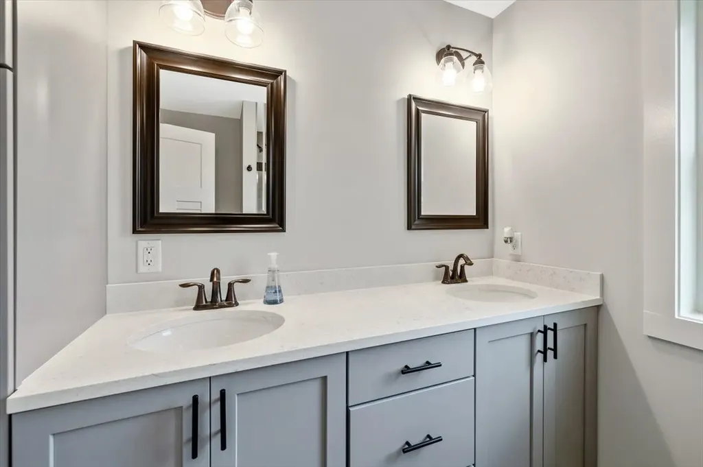 21 Dubuque Drive Grand Isle VT 05458