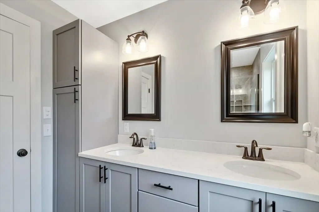 21 Dubuque Drive Grand Isle VT 05458