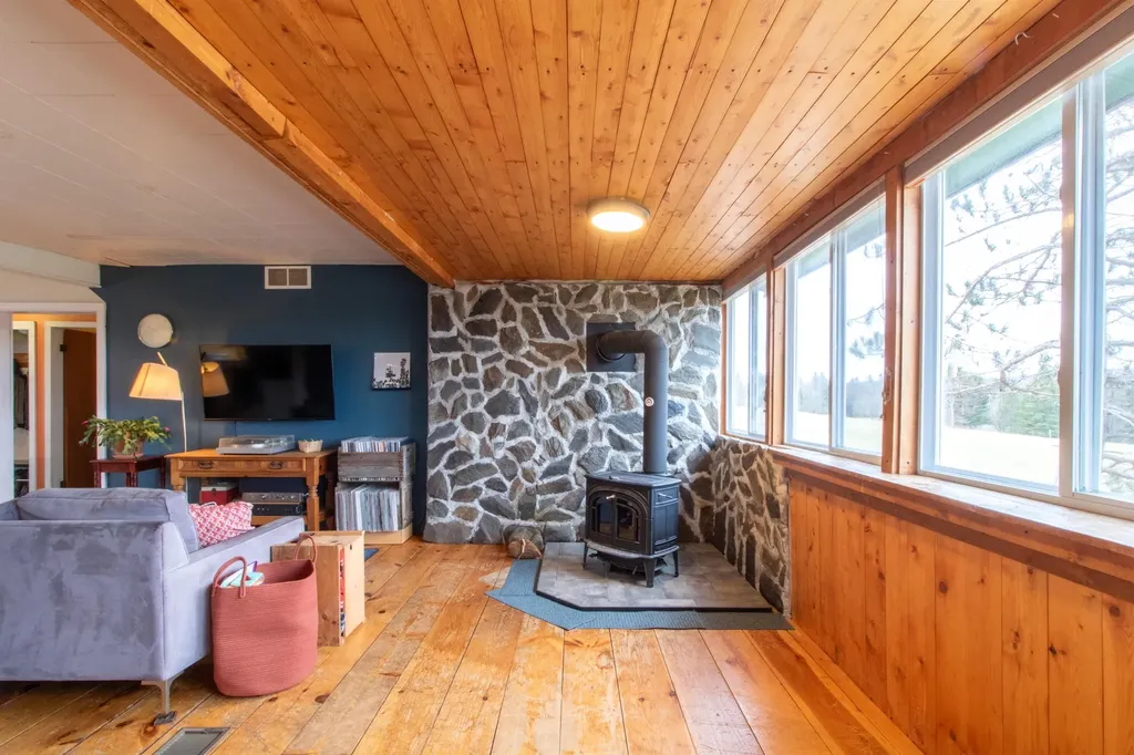 1423 Stearns Brook Road Holland VT 05830