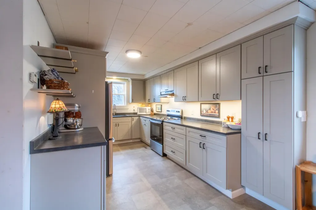 1423 Stearns Brook Road Holland VT 05830