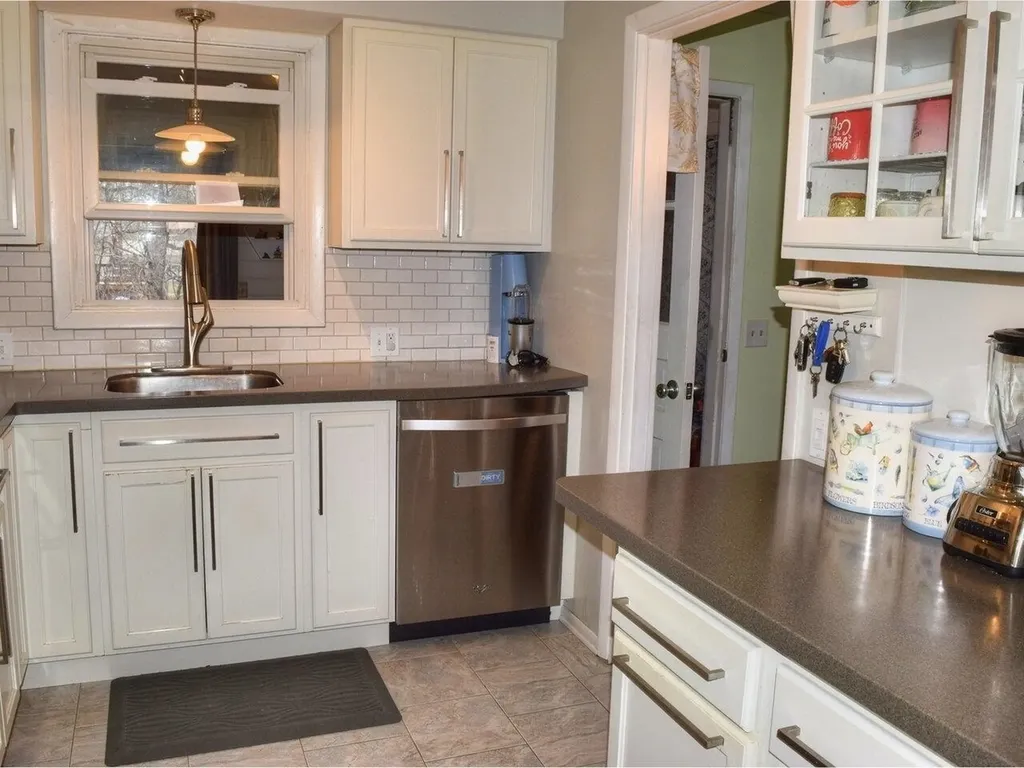 390 Hullcrest Road Shelburne VT 05482