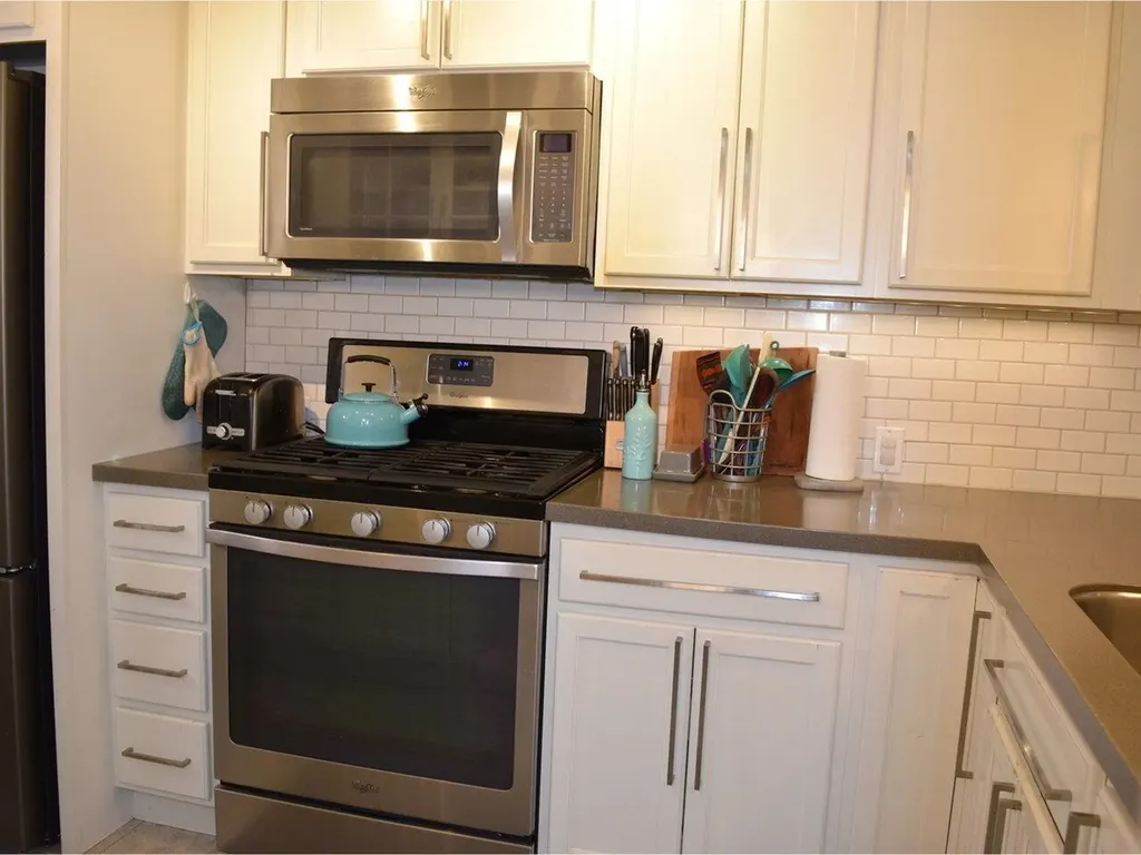 390 Hullcrest Road Shelburne VT 05482