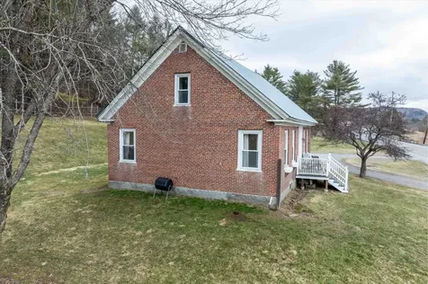 6276 Us Route 2 Marshfield VT 05667