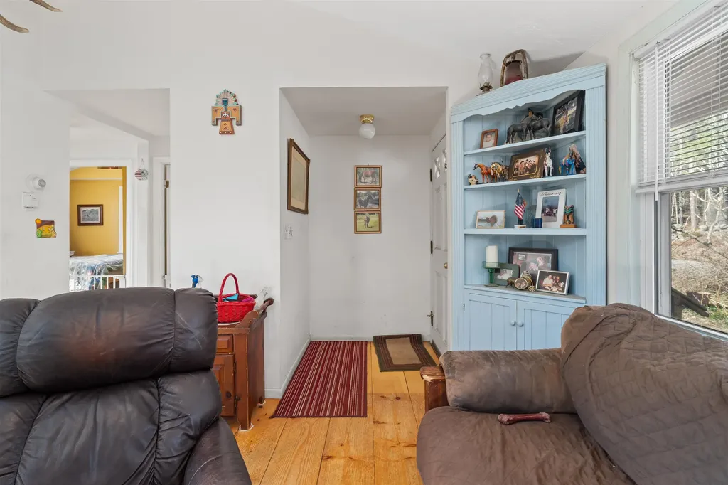 77 Holmes Road Barnstead NH 03225