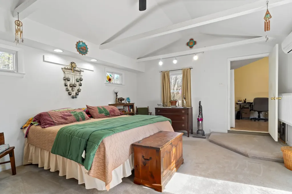 77 Holmes Road Barnstead NH 03225