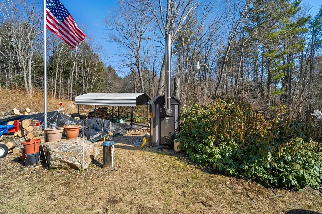 77 Holmes Road Barnstead NH 03225