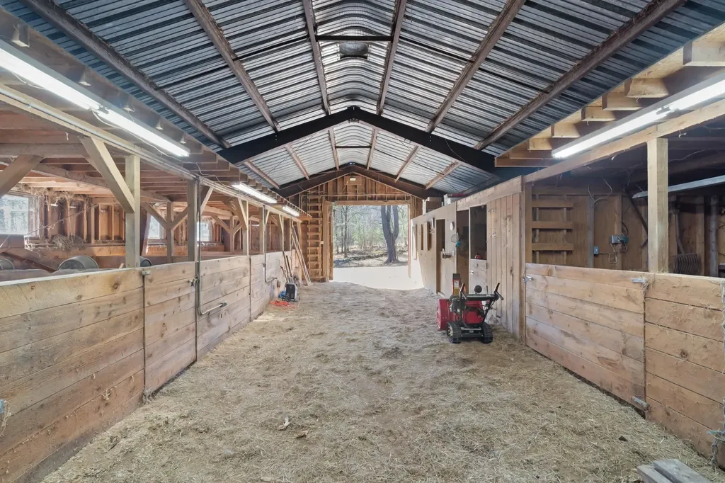 77 Holmes Road Barnstead NH 03225