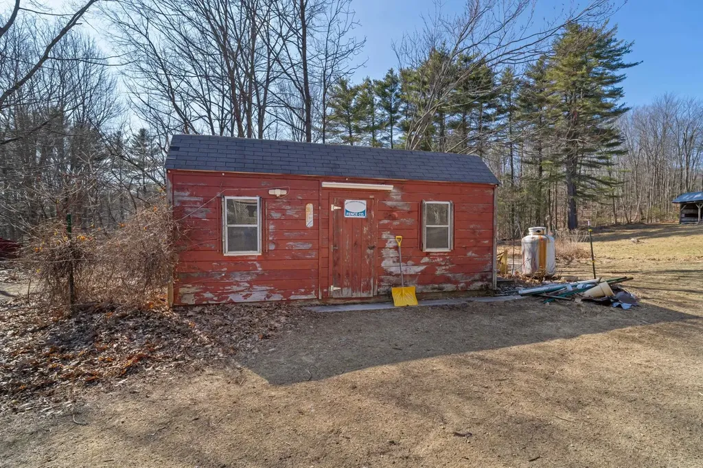 77 Holmes Road Barnstead NH 03225