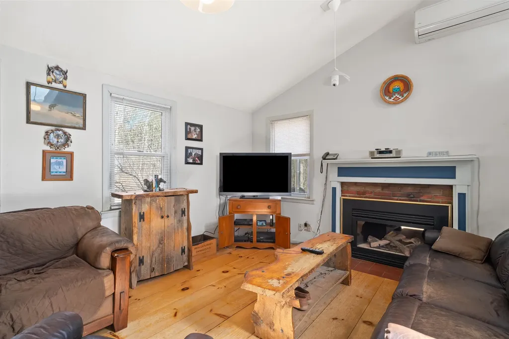 77 Holmes Road Barnstead NH 03225