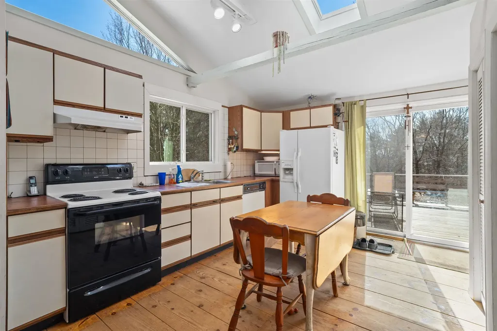 77 Holmes Road Barnstead NH 03225