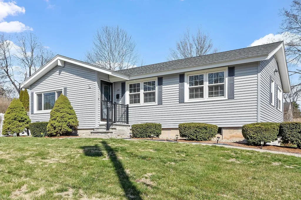 20 Yale Road Nashua NH 03064