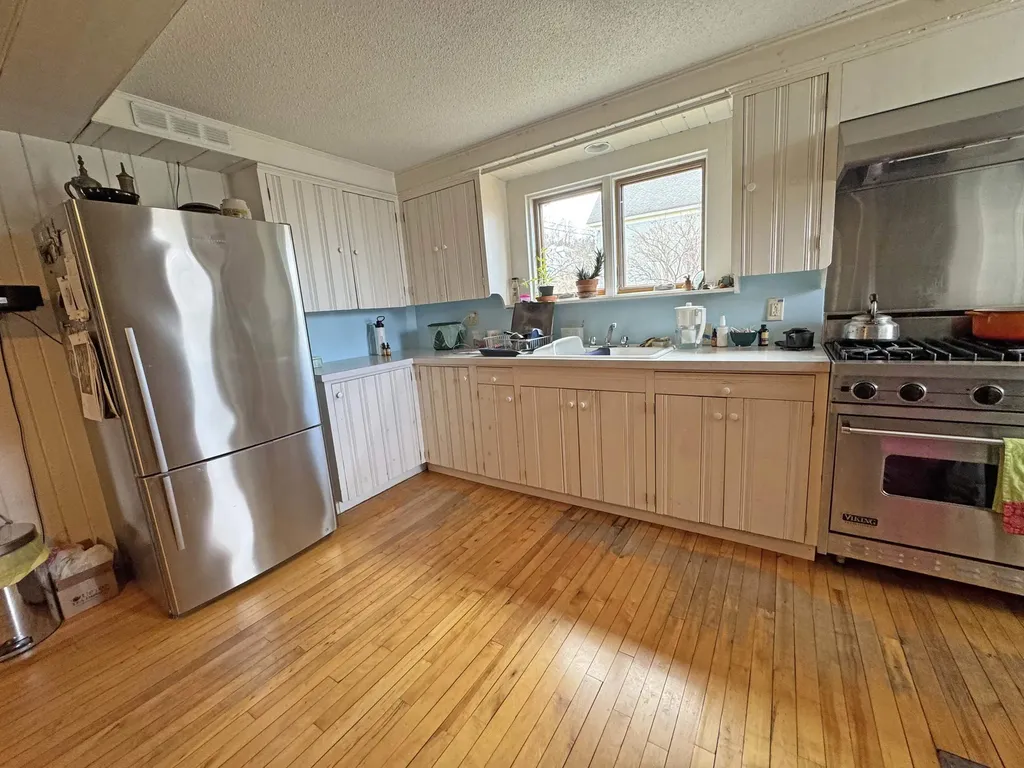 187 Maple Street Brattleboro VT 05301